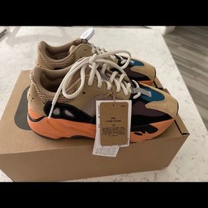 Authentic NEW Adidas yeezy boost 700 Enflame Amber size 5